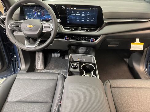 New 2026 Chevrolet Equinox LT w/ Convenience Package II AWD/4WD image 10