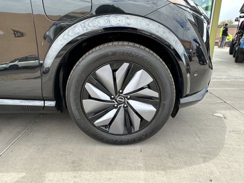 Used 2023 Nissan Ariya image 8