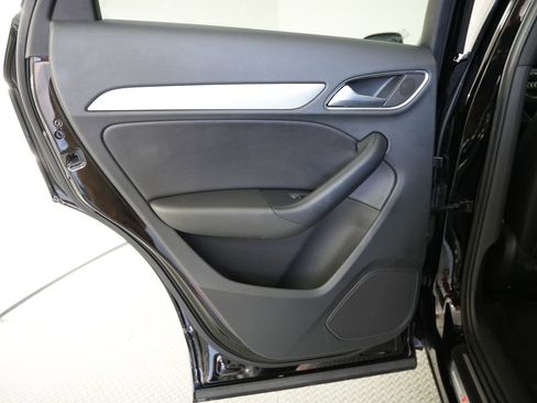 Used 2018 Audi Q3 2.0T Premium Plus w/ Premium Plus Package AWD/4WD image 32