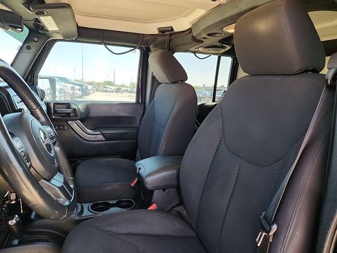 Used 2013 Jeep Wrangler Unlimited Sport AWD/4WD image 7