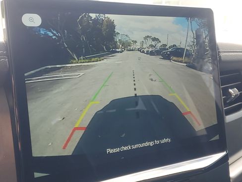 Used 2023 Ford Expedition XLT image 28