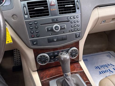 Used 2011 Mercedes-Benz C 300 4MATIC Sedan image 14