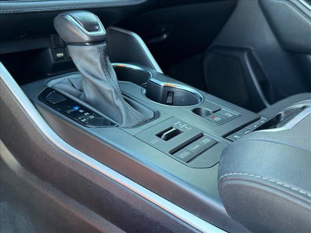 Used 2021 Toyota Highlander LE AWD/4WD image 24