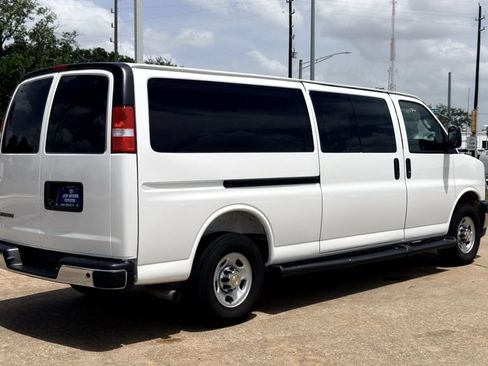 Used 2025 Chevrolet Express 3500 LT w/ LT Preferred Equipment Group RWD image 7