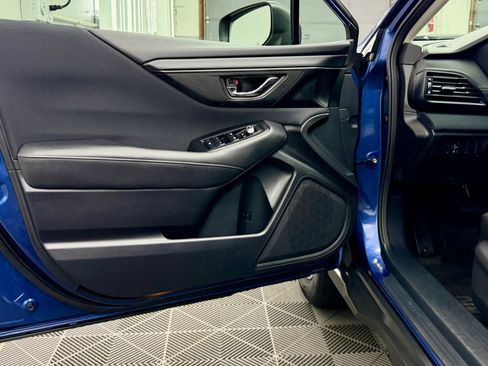 Used 2022 Subaru Outback Premium image 5