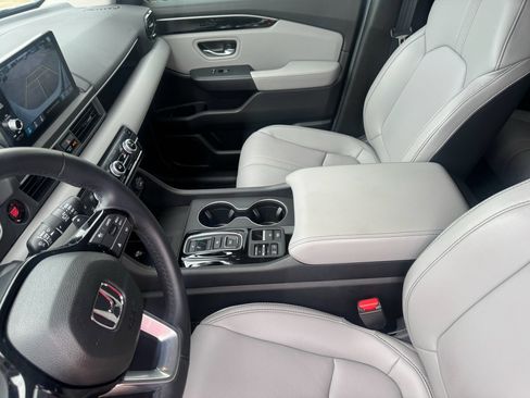 Certified 2025 Honda Pilot EX-L image 18