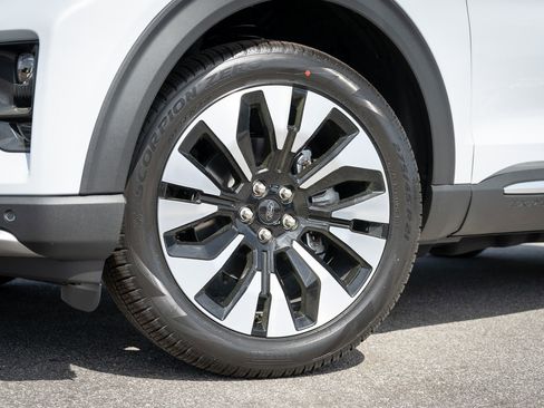 New 2026 Ford Explorer Platinum image 7