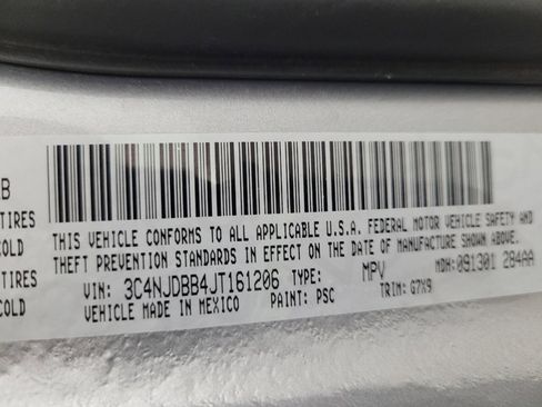 Used 2018 Jeep Compass Latitude image 33