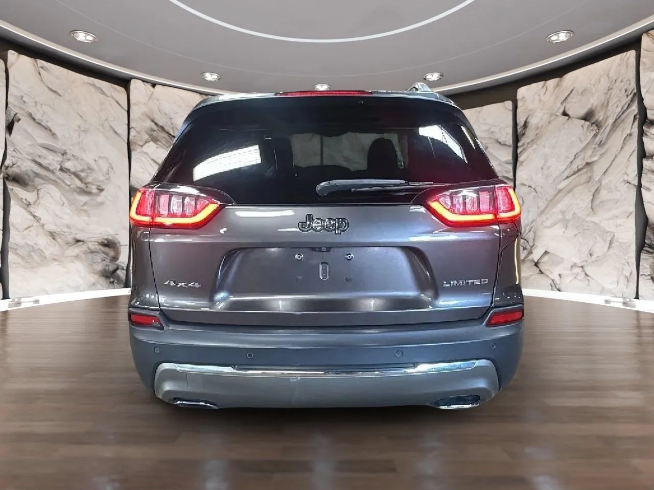 Used 2019 Jeep Cherokee Limited AWD/4WD image 3