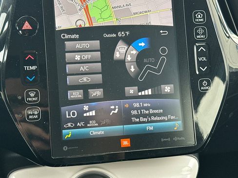 Used 2017 Toyota Prius Prime Advanced image 23