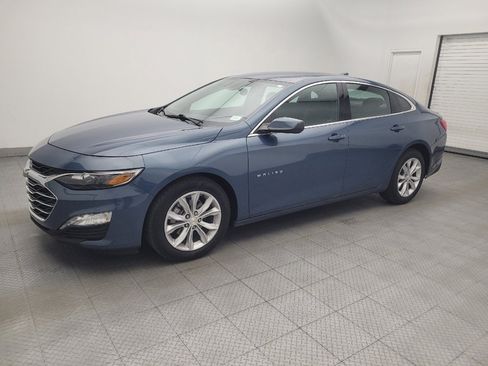 Used 2025 Chevrolet Malibu LT FWD image 2
