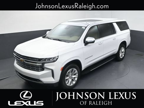 Used 2024 Chevrolet Suburban Premier AWD/4WD image 25