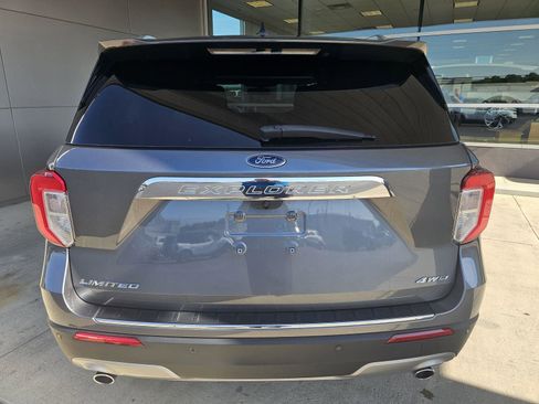 Used 2022 Ford Explorer Limited w/ Equipment Group 301A image 4