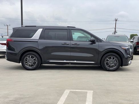 New 2026 Kia Carnival SX image 2