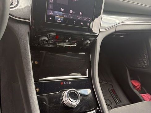 Used 2023 Jeep Grand Cherokee Laredo w/ Luxury Tech Group I AWD/4WD image 11