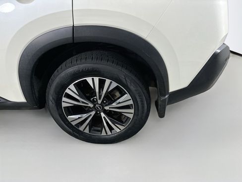 Used 2023 Nissan Rogue SV image 11