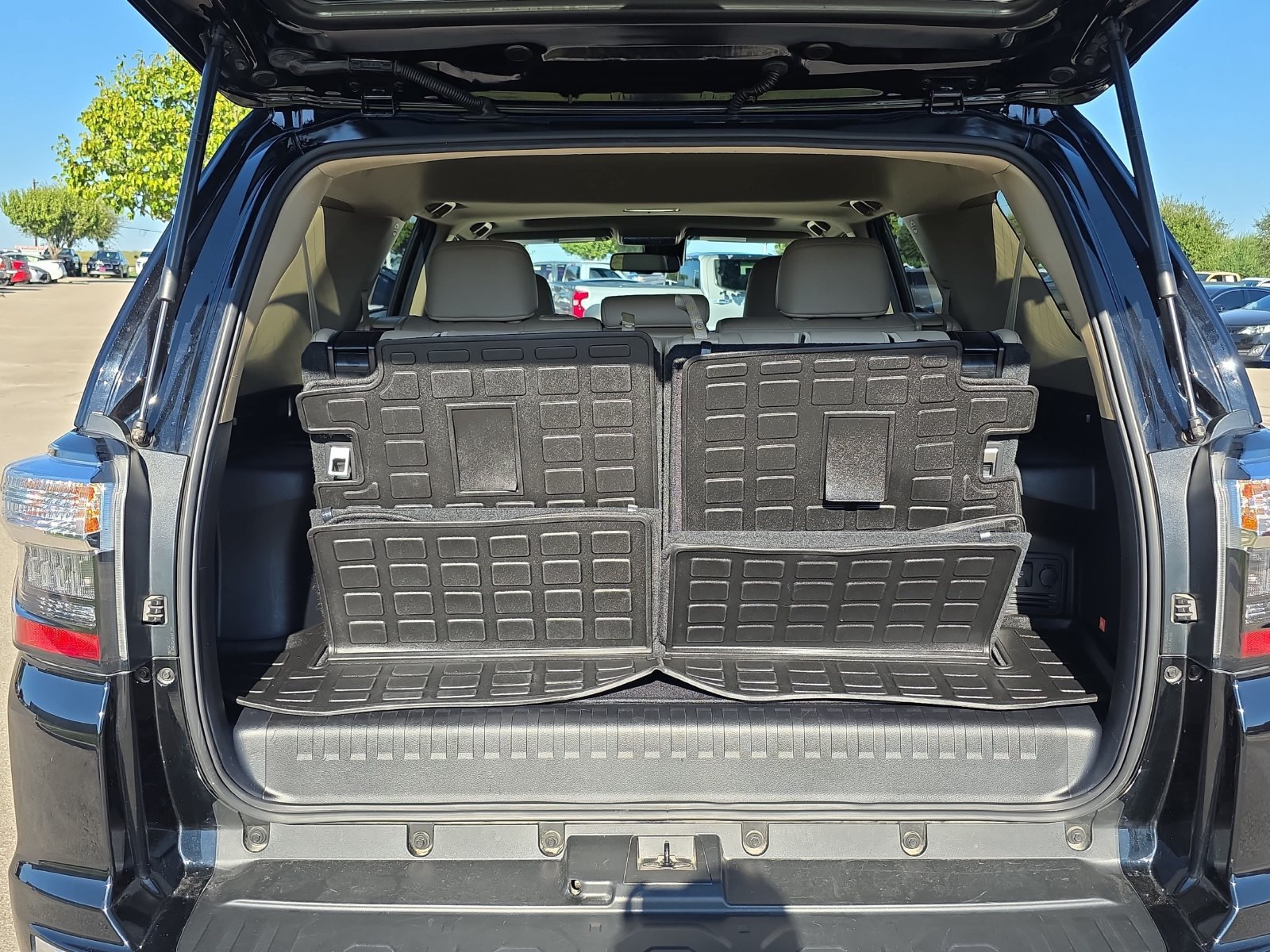 Used 2024 Toyota 4Runner Limited RWD image 31