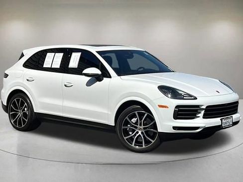 Used 2023 Porsche Cayenne Platinum Edition AWD/4WD image 1