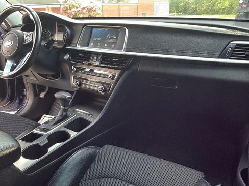 Used 2019 Kia Optima S FWD image 25