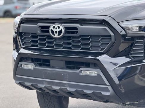 Used 2024 Toyota Tacoma TRD Off-Road AWD/4WD image 6