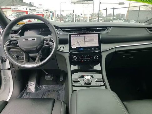 Used 2023 Jeep Grand Cherokee Overland w/ Luxury Tech Group IV image 30