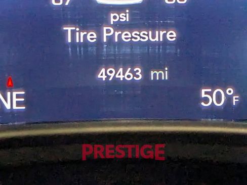 Used 2024 Chrysler Pacifica Touring-L image 14