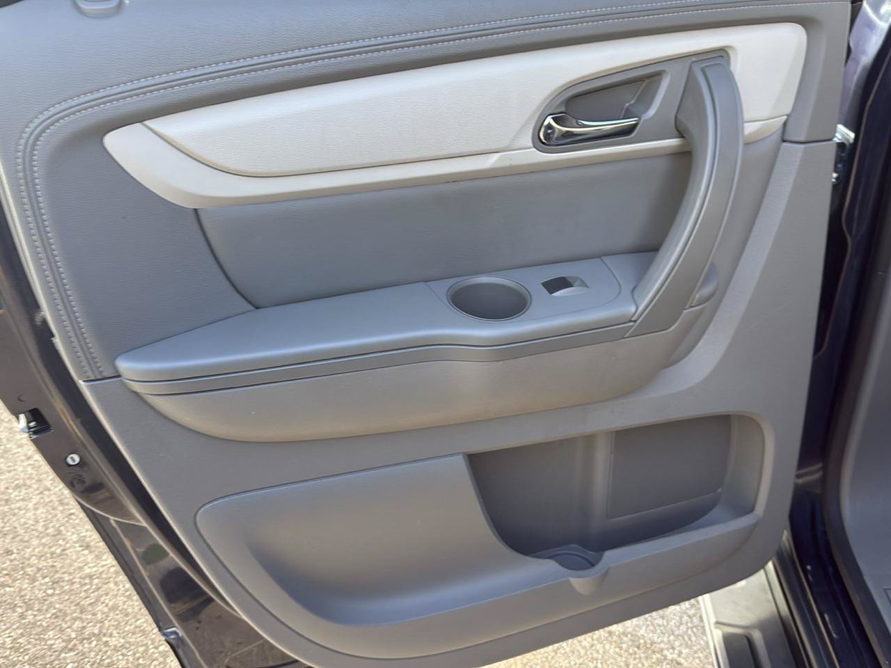 Used 2017 Chevrolet Traverse LT FWD image 24