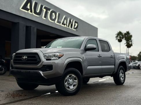 Used 2020 Toyota Tacoma SR image 1