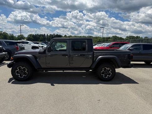 Used 2023 Jeep Gladiator Rubicon w/ LED Lighting Group AWD/4WD image 9
