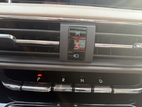 Used 2021 Lincoln Corsair AWD w/ Premium Package image 7