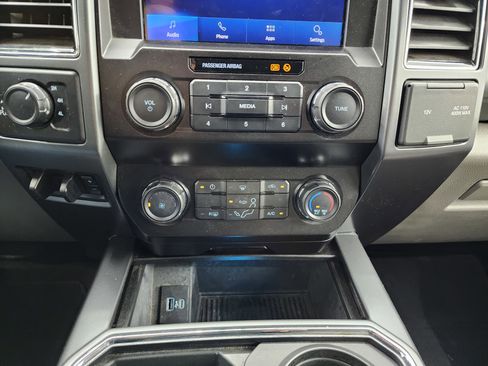 Used 2022 Ford F250 XLT w/ Black Appearance Package image 15