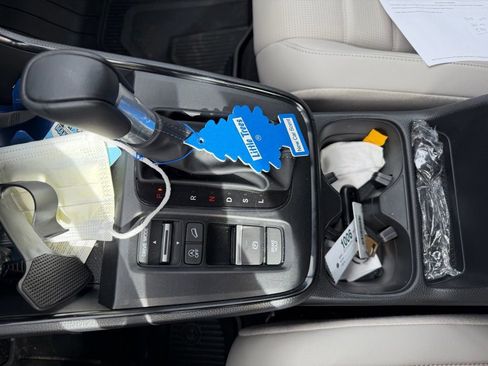 Used 2025 Honda CR-V EX-L image 19