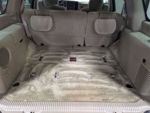 Used 2001 Chevrolet Tahoe LS w/ LS Preferred Equipment Group image 16