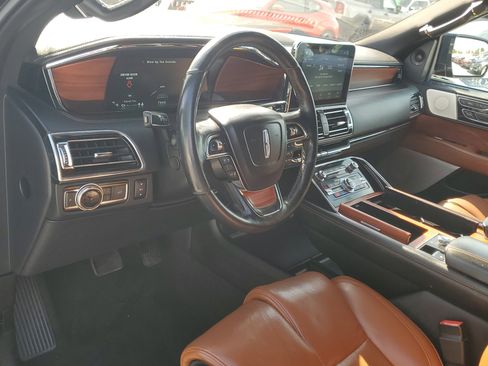 Used 2019 Lincoln Navigator Reserve image 22