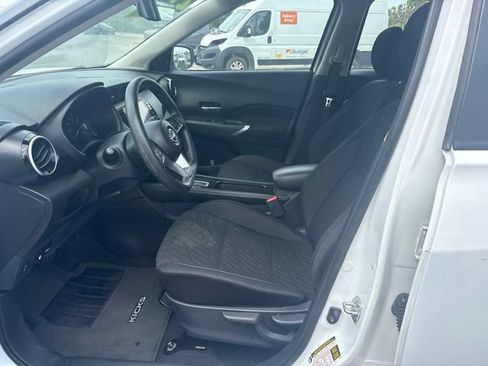 Used 2023 Nissan Kicks SV w/ Interior Electronics Package FWD image 21