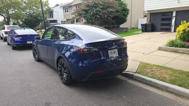 Used 2022 Tesla Model Y Performance AWD/4WD image 3