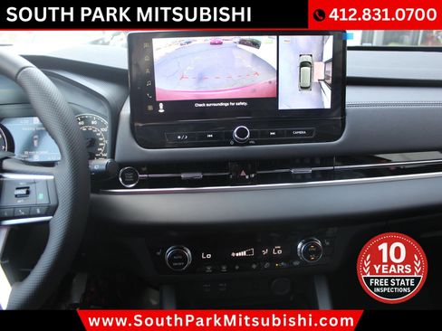 New 2025 Mitsubishi Outlander SE image 15