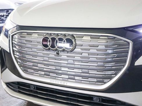 Used 2023 Audi Q4 e-tron Premium AWD/4WD image 7