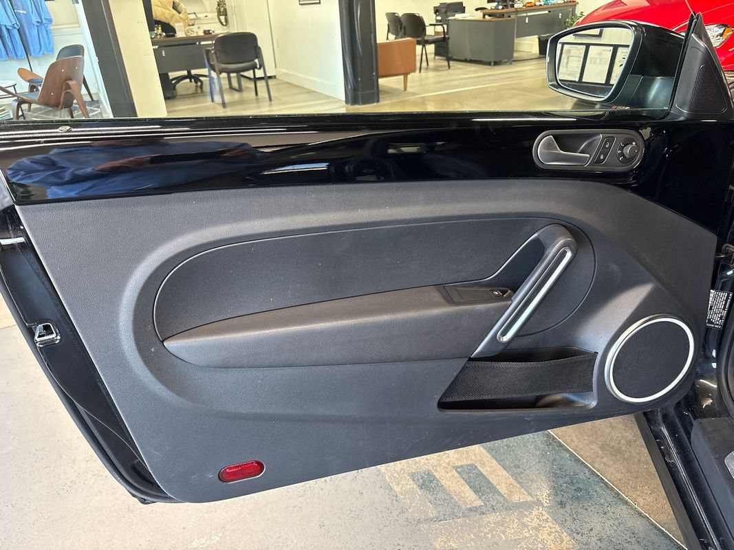 Used 2013 Volkswagen Beetle 2.5 FWD image 22