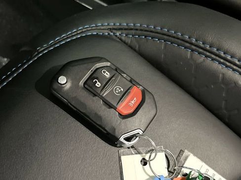Used 2024 Jeep Wrangler High Altitude image 28