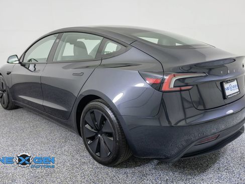 Used 2025 Tesla Model 3 Long Range AWD/4WD image 5