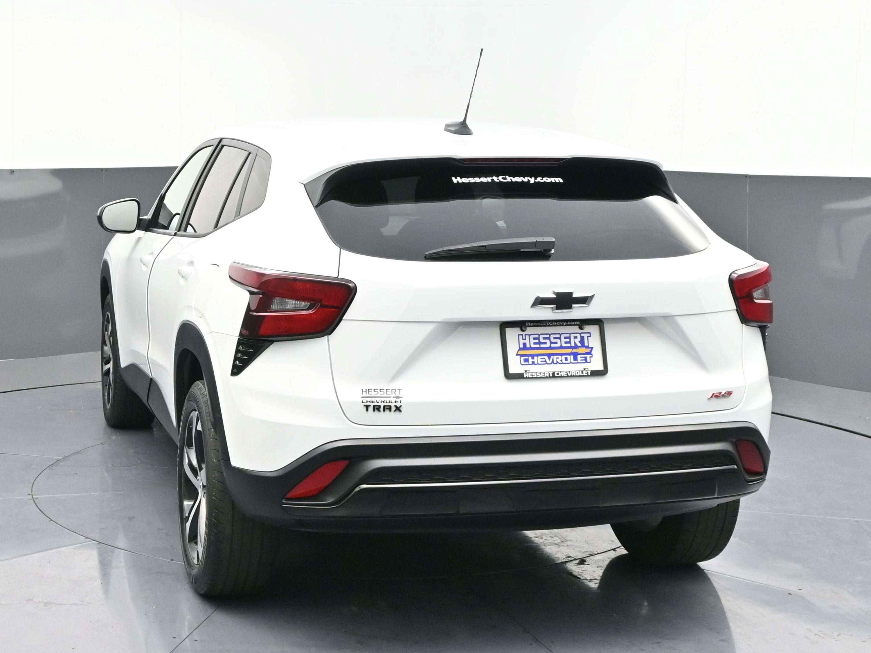 Certified 2024 Chevrolet Trax RS w/ Driver Confidence Package FWD image 7