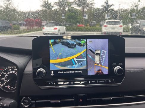 Used 2024 Mitsubishi Outlander FWD image 46