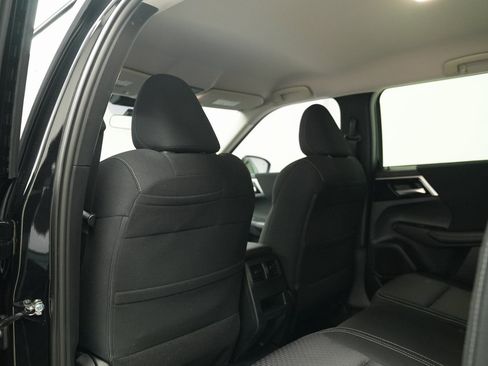 Used 2025 Mitsubishi Outlander ES image 21