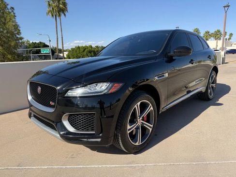 Used 2019 Jaguar F-PACE S image 4