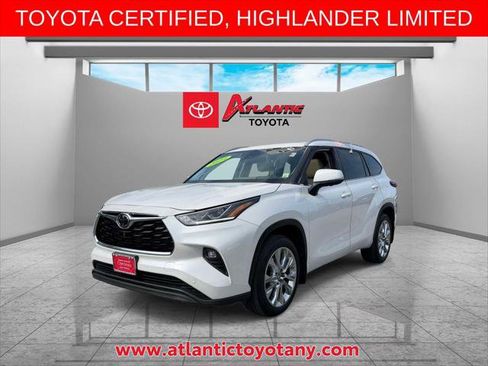 Certified 2024 Toyota Highlander Limited AWD/4WD image 2