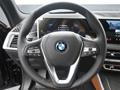 New 2026 BMW X5 xDrive50e w/ Premium Package image 3