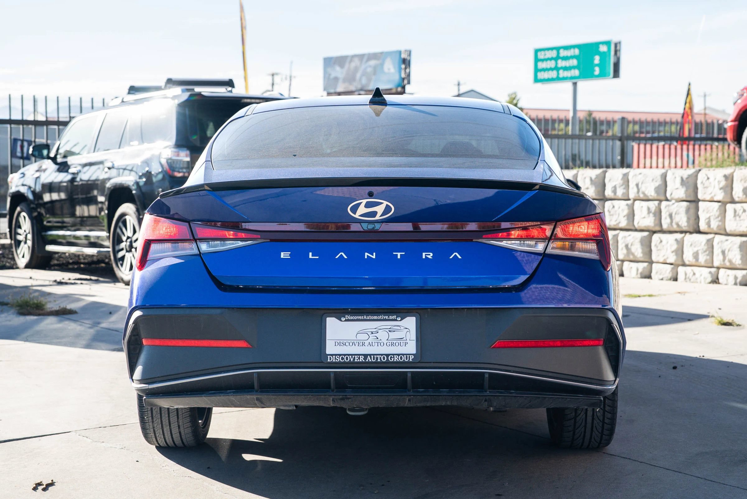 Used 2025 Hyundai Elantra Sport w/ Cargo Package FWD image 6