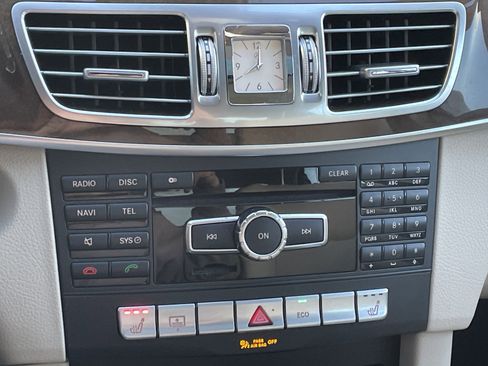 Used 2014 Mercedes-Benz E 350 Sedan image 35