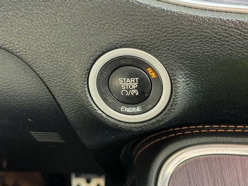 Used 2015 Dodge Challenger R/T Plus image 36